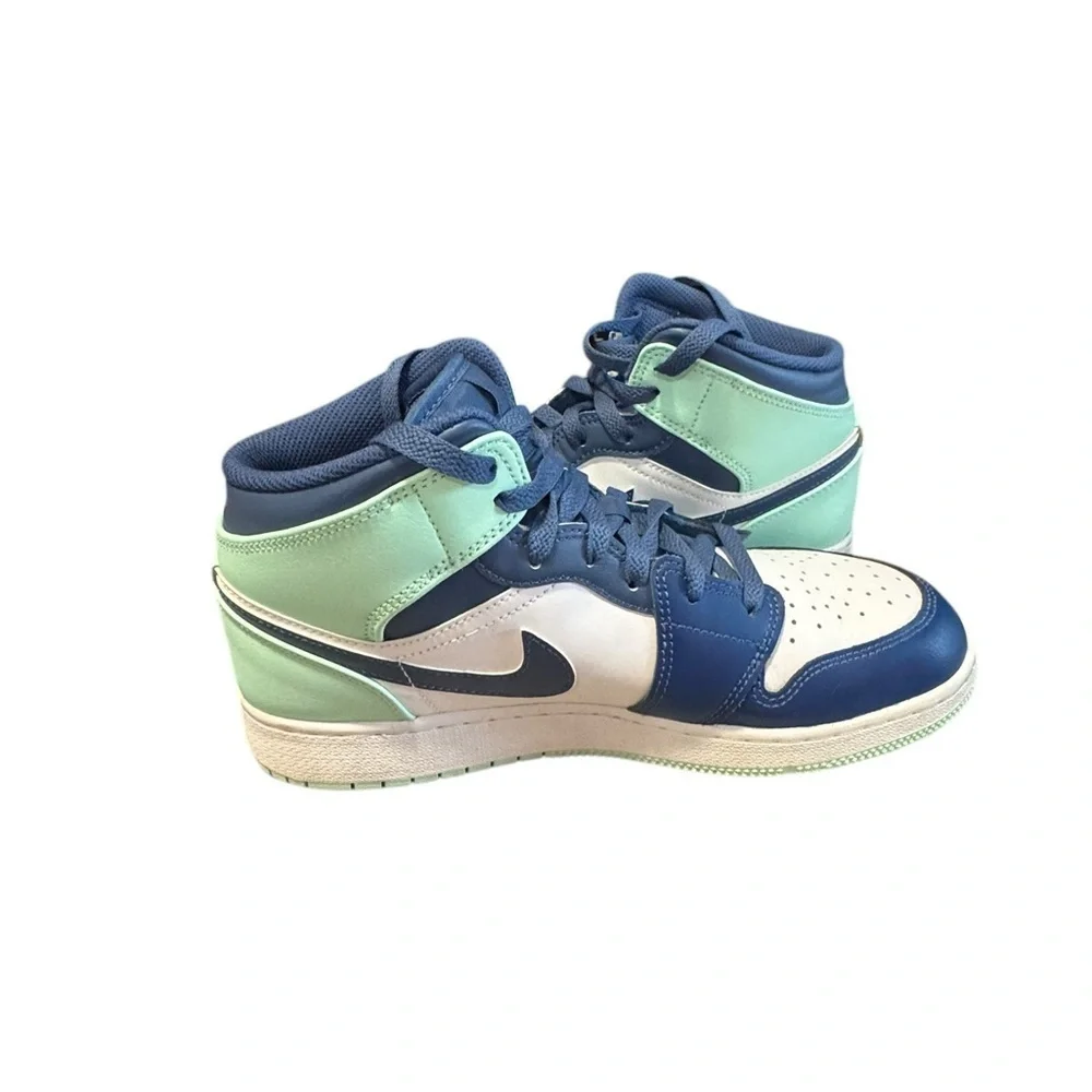 Nike Air Jordan 1 Mid GS Shoe Mystic Navy Blue Mint Size Boys 7Y Youth Sneaker